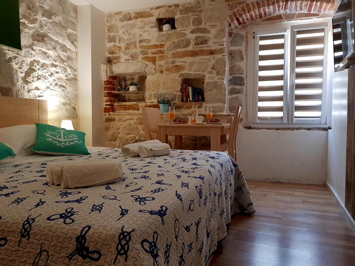 Villa Nautica Stone House Split Exterior foto