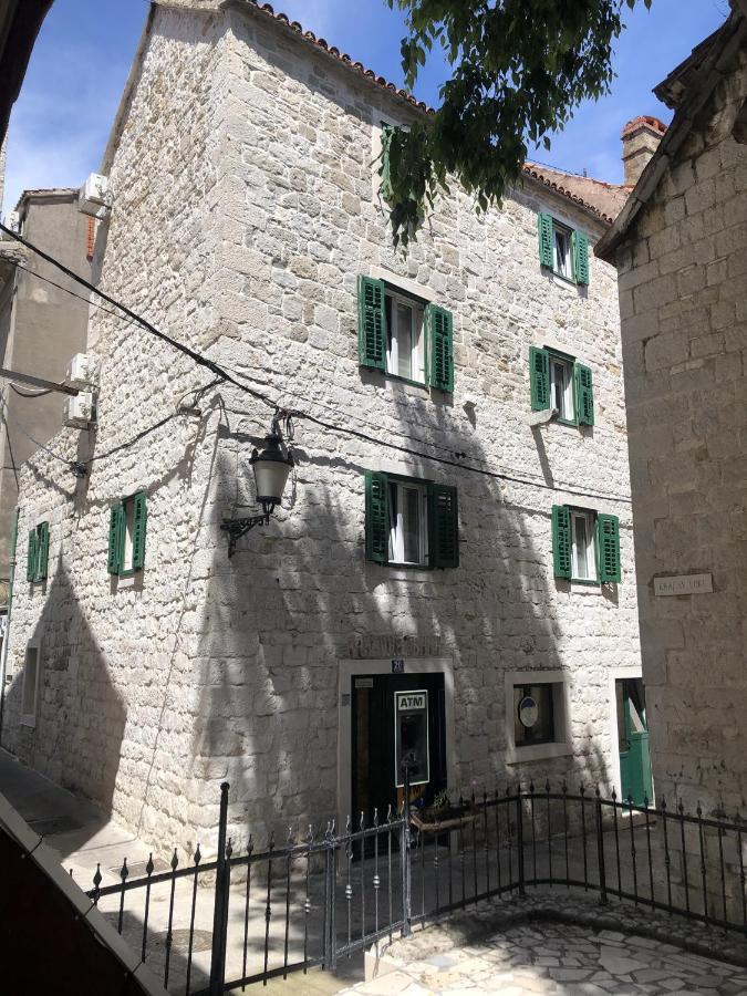 Villa Nautica Stone House Split Exterior foto