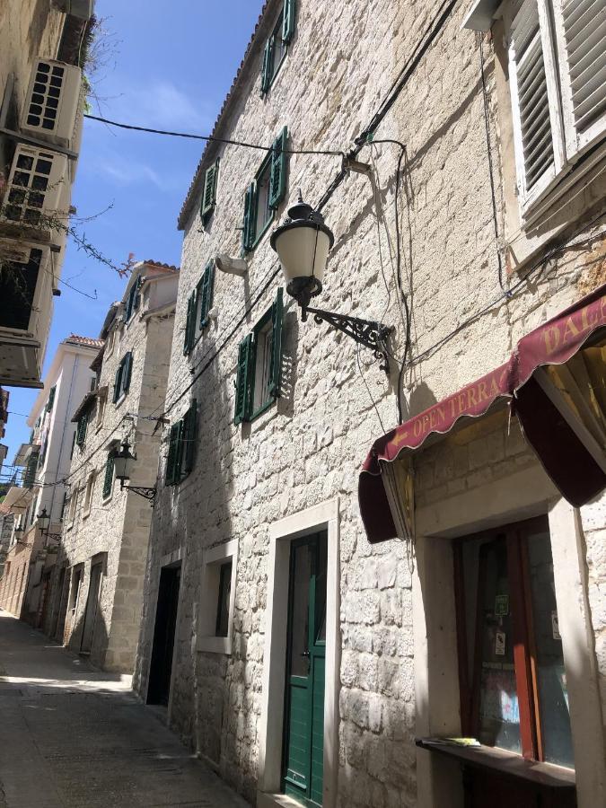 Villa Nautica Stone House Split Exterior foto