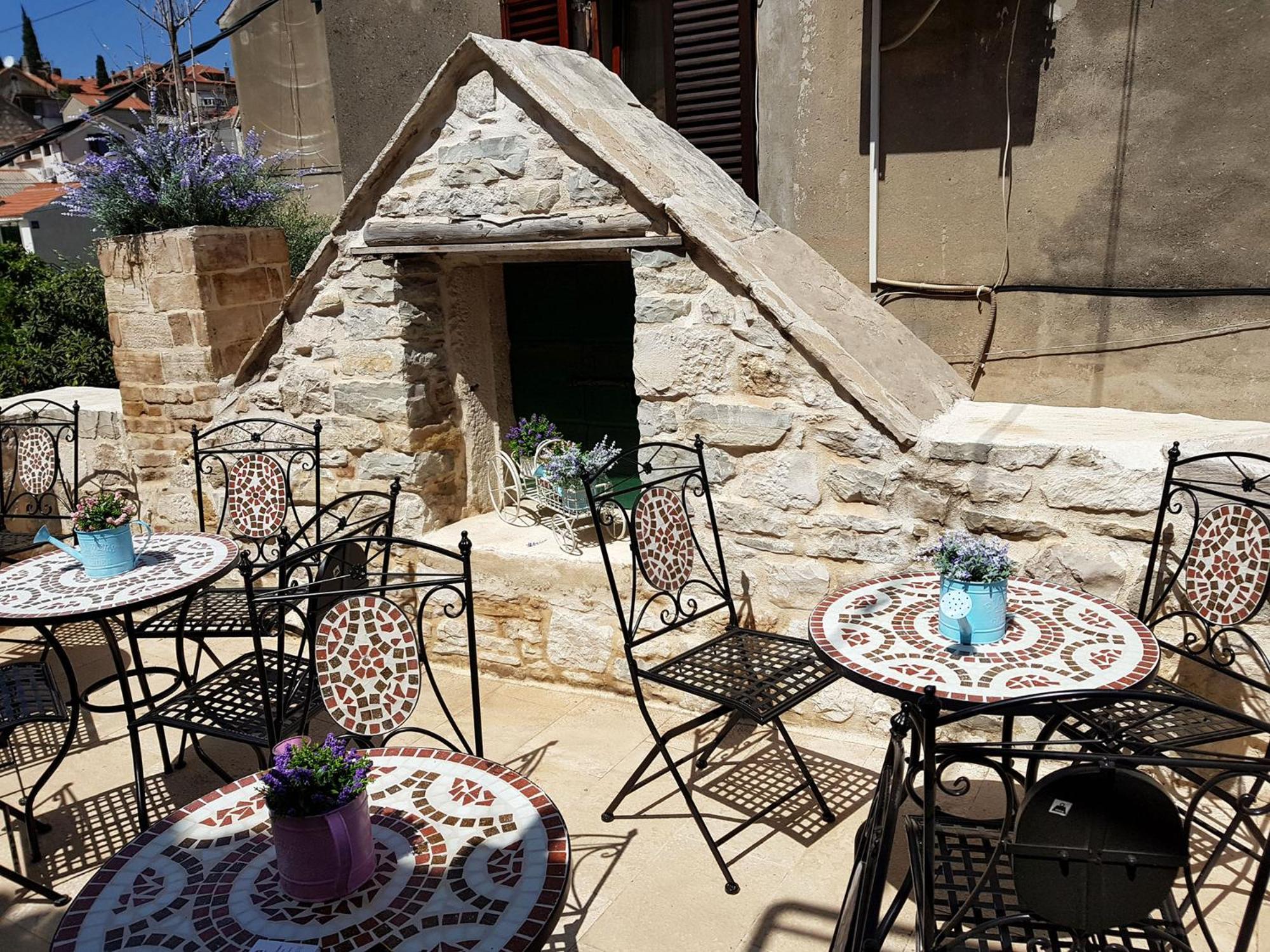 Villa Nautica Stone House Split Exterior foto